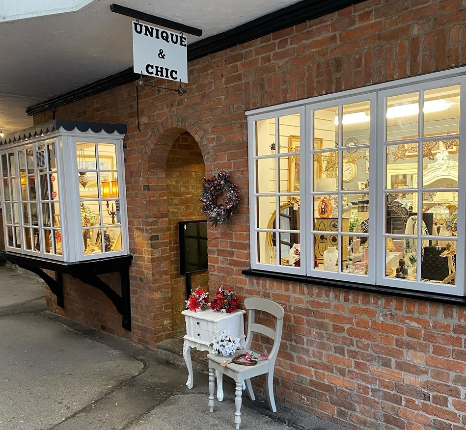 Unique and Chic, Bourne Unique and Chic, Bourne